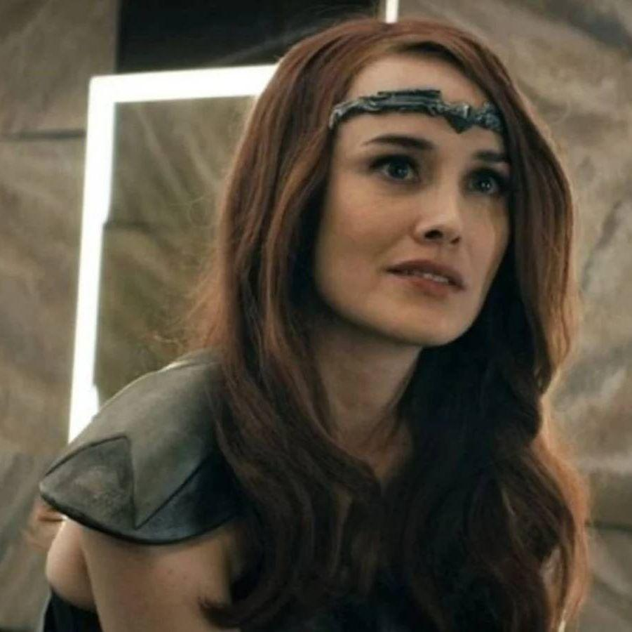 Avatar do personagem de IA Queen Maeve 
