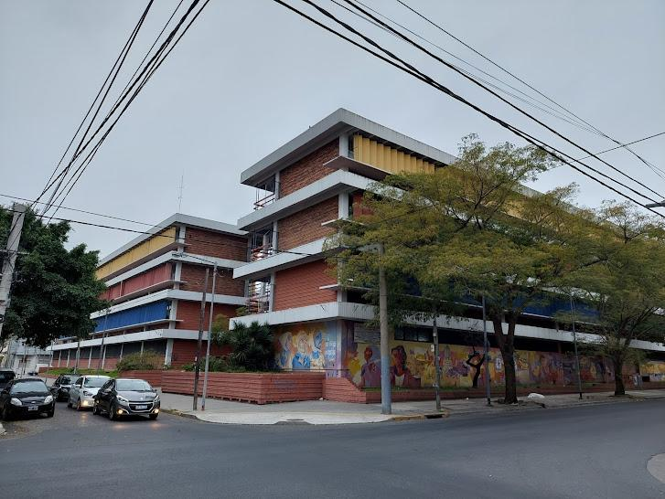 Escuela Secundaria Argentina AI character avatar