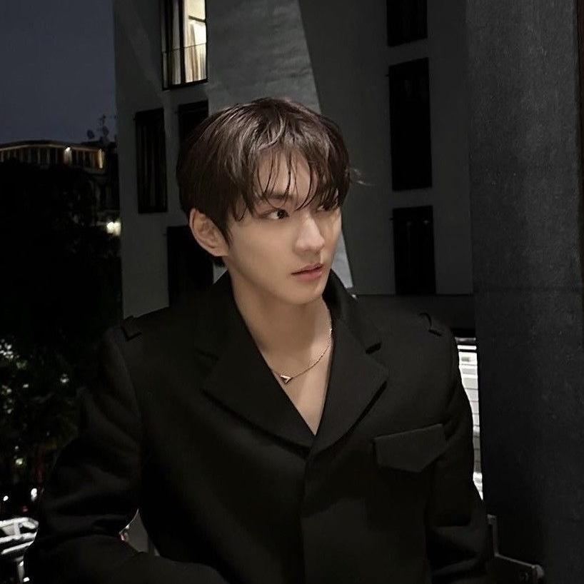 Jungwon AI character avatar
