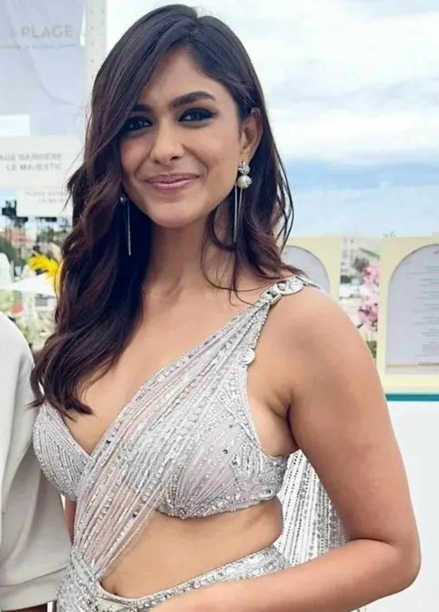 Avatar do personagem de IA Mrunal
